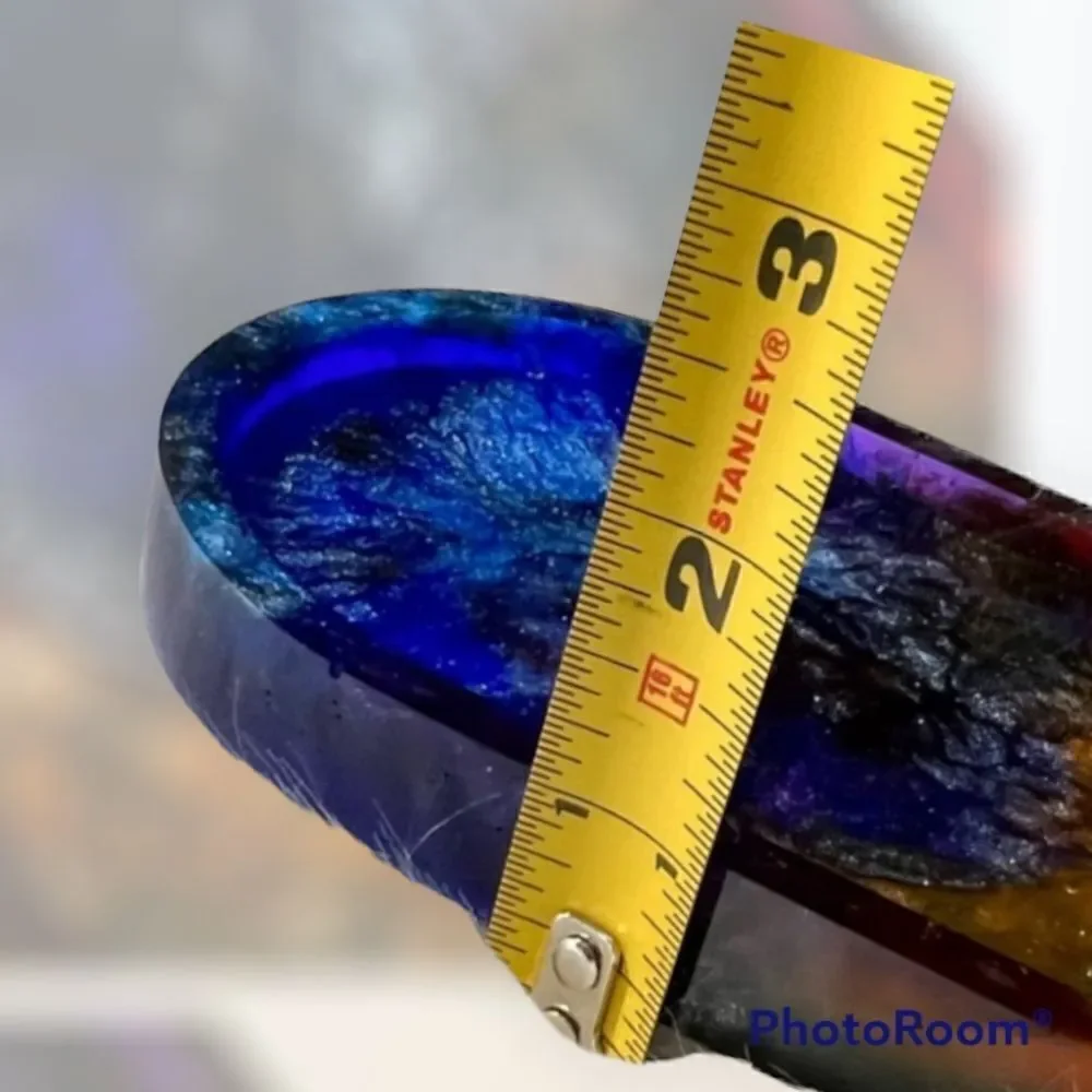 Handcrafted Resin Tray - Picture 4 of 5